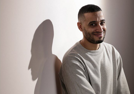 « J’ai été viré de l’école à 16 ans, j’ai enchaîné les petits boulots, l’usine, l’intérim. Mais très tôt, j’ai su que je réussirais. Je ne savais pas encore comment, mais je l’ai toujours senti. »  Photo Ludovic Laude