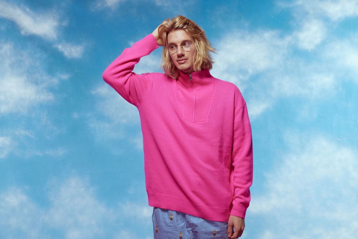 Paul Mirabel est bien désolé pour ceux qui s'y prennent trop tard... son spectacle programmé au festival Drôlement Bien de Besançon est complet ! Mais il reste encore des places pour plusieurs autres humoristes, dépêchez-vous ! • © Fifou